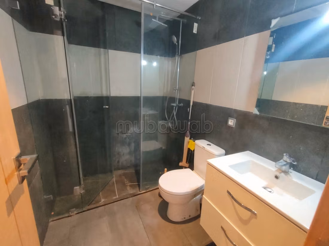 Studio vide 50m² Hôpitaux TRAM 5300 Dh