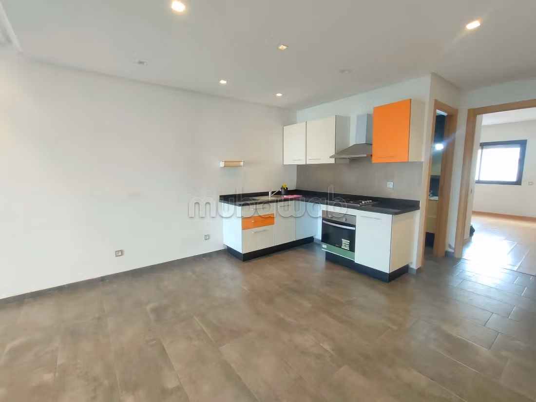 Studio vide 50m² Hôpitaux TRAM 5300 Dh
