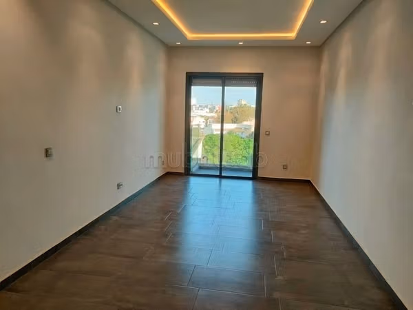 Studio vide 50m² Hôpitaux TRAM 5000 Dh