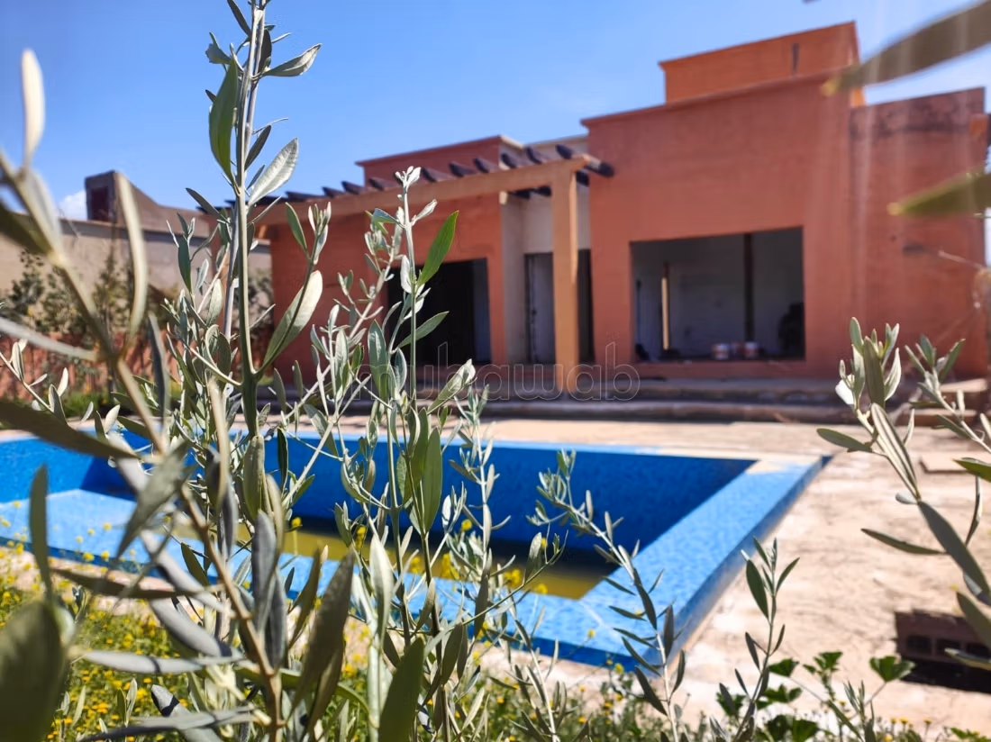 30 km de Jamee El Fna, vue Atlas piscine