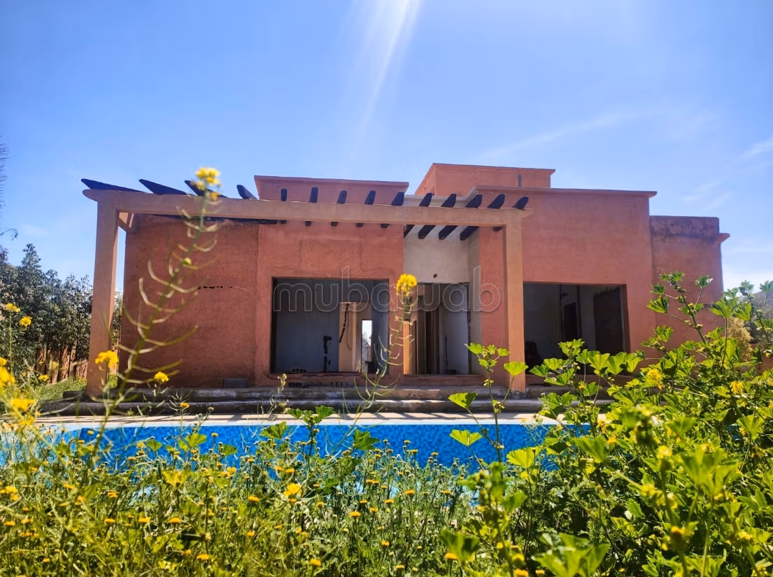 30 km de Jamee El Fna, vue Atlas piscine