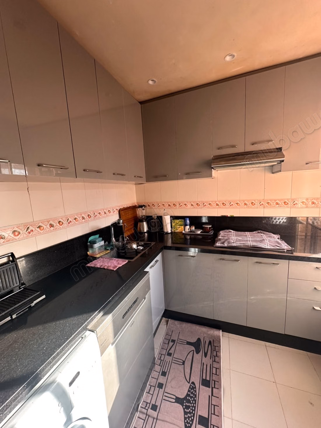 Appartement meublé 3 chambres à vendre à Mabrouka –