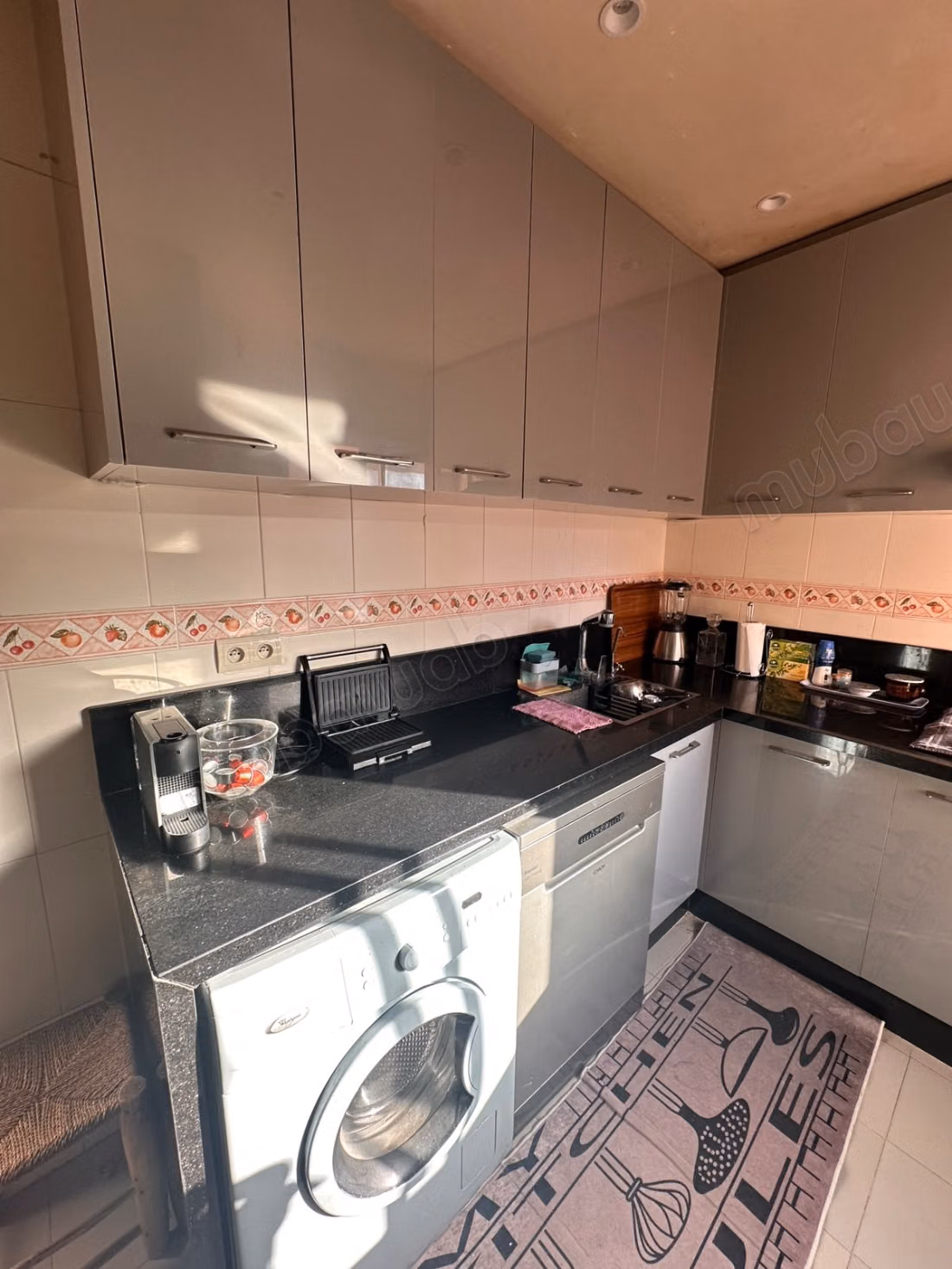 Appartement meublé 3 chambres à vendre à Mabrouka –