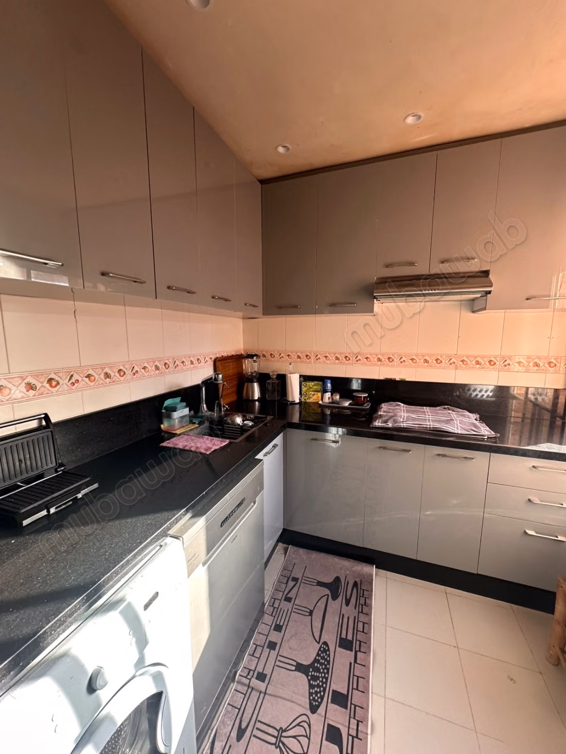 Appartement meublé 3 chambres à vendre à Mabrouka –