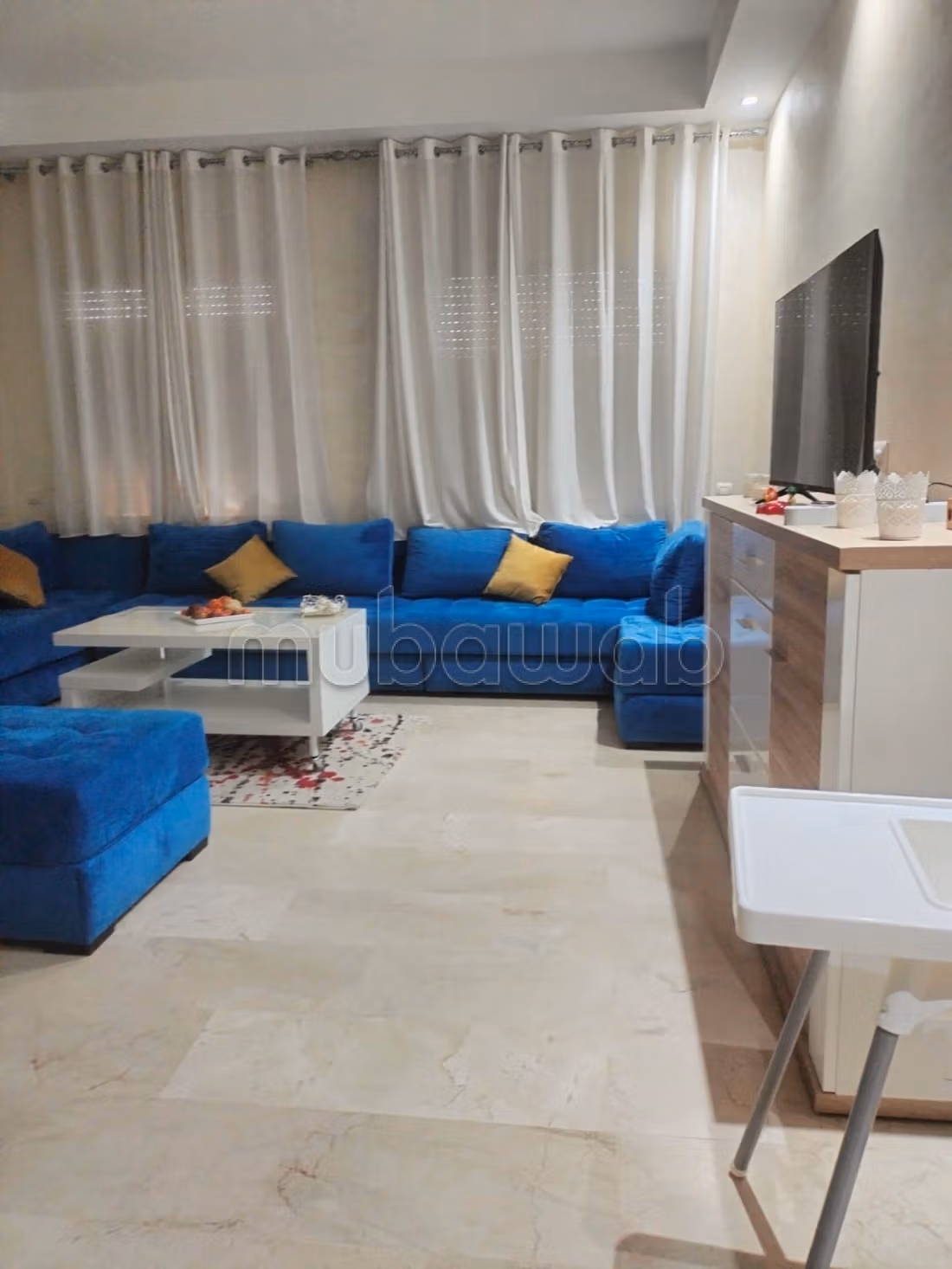 Splendido appartamento da affittare. 8 locali spaziosi. Terrazzo e garage