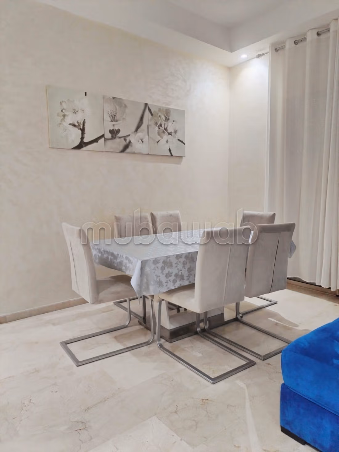 Splendido appartamento da affittare. 8 locali spaziosi. Terrazzo e garage