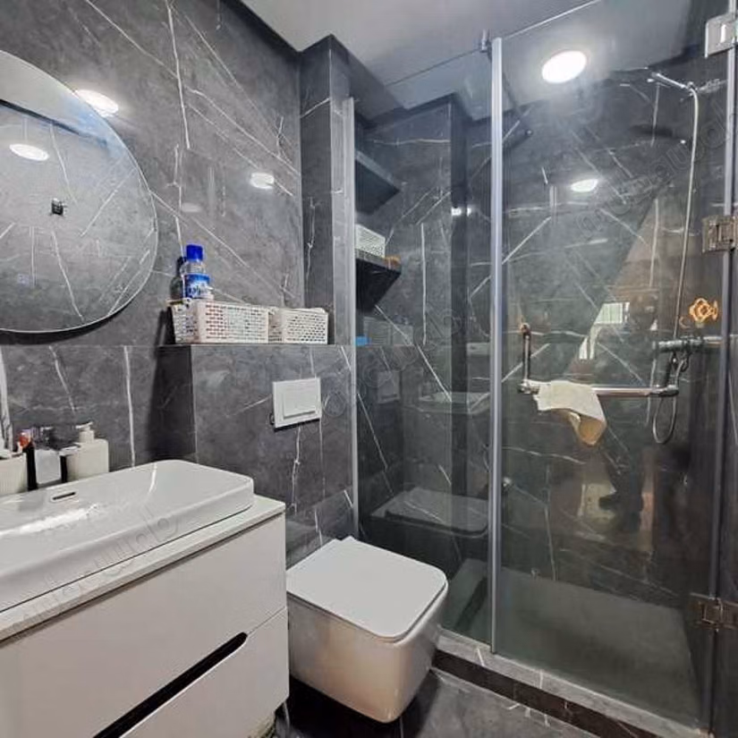Sell apartment in Beauséjour. Small area 132 m². Lift and parking