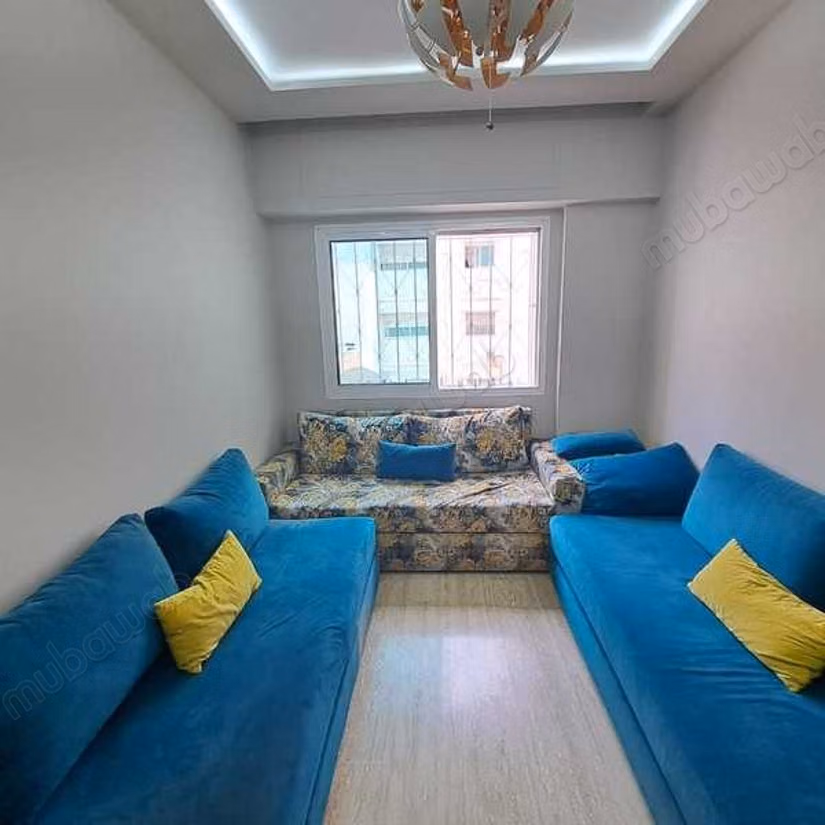 Sell apartment in Beauséjour. Small area 132 m². Lift and parking