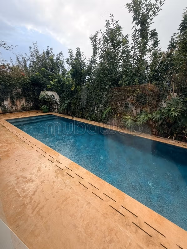 Luxury Villa for rent in Anfa. 4 rooms. Traditional living room, Secured residence