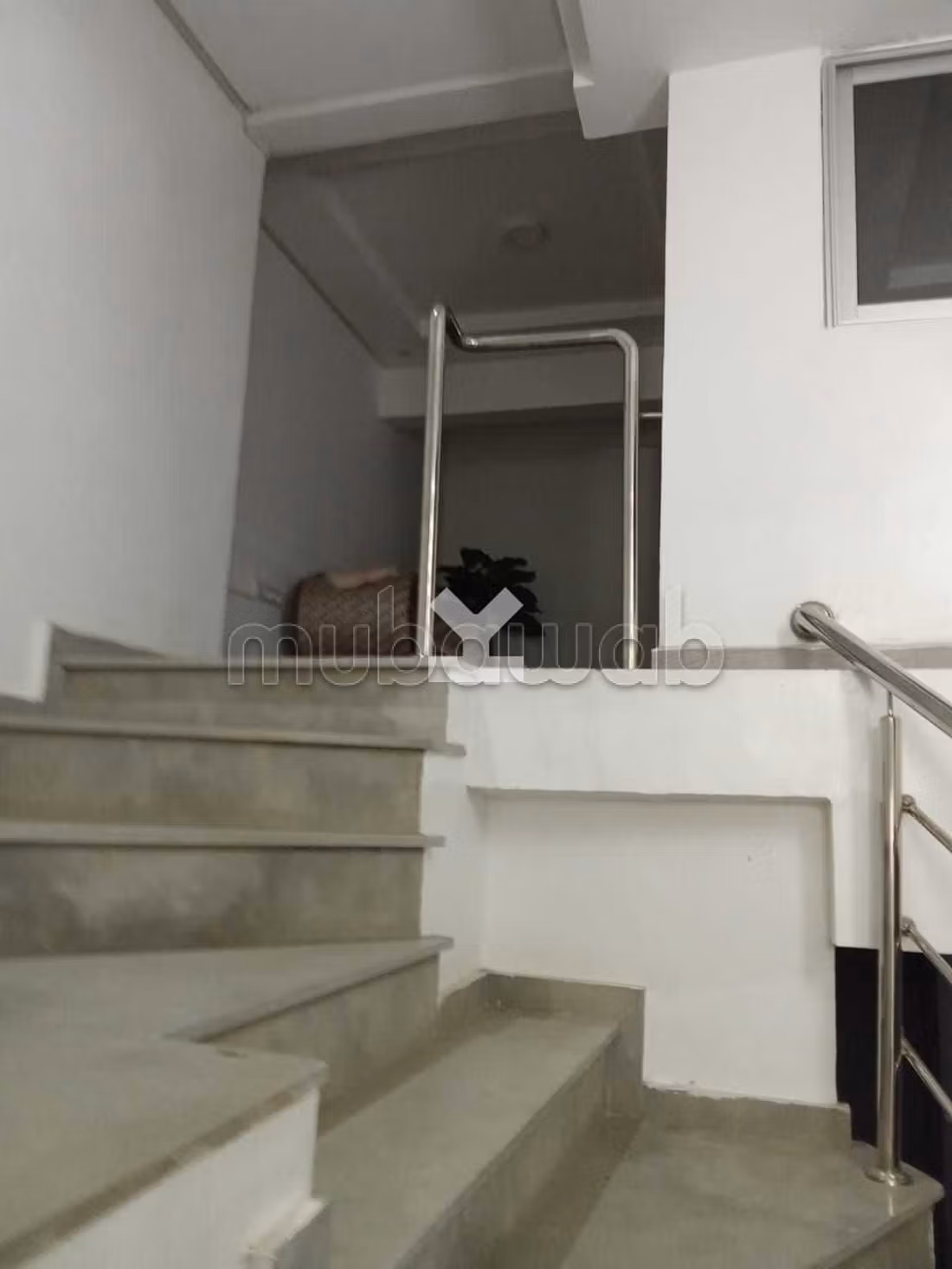 Oficinas en venta en Al Qods. Gran superficie 199 m². Estacionamiento privado