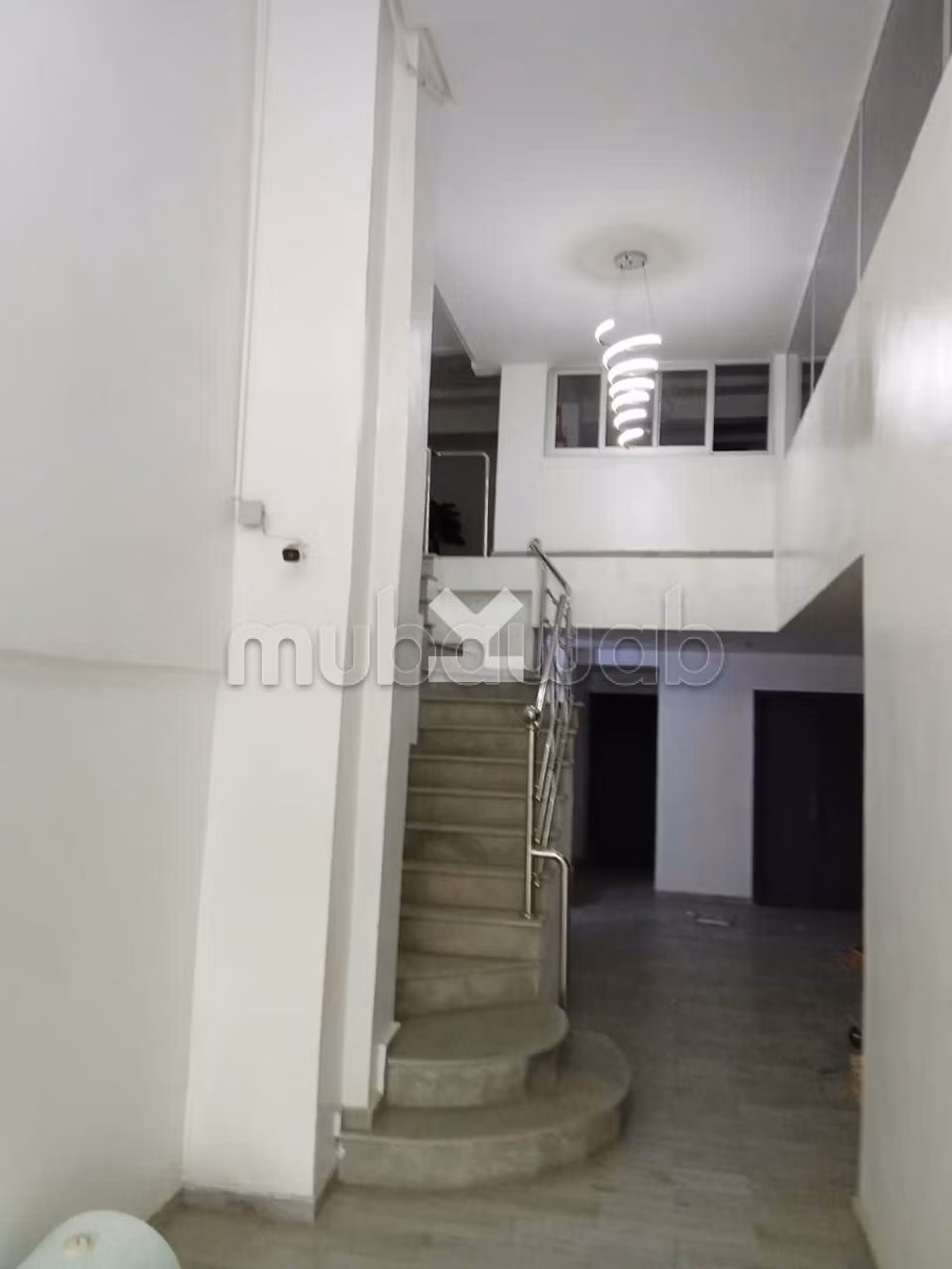 Oficinas en venta en Al Qods. Gran superficie 199 m². Estacionamiento privado