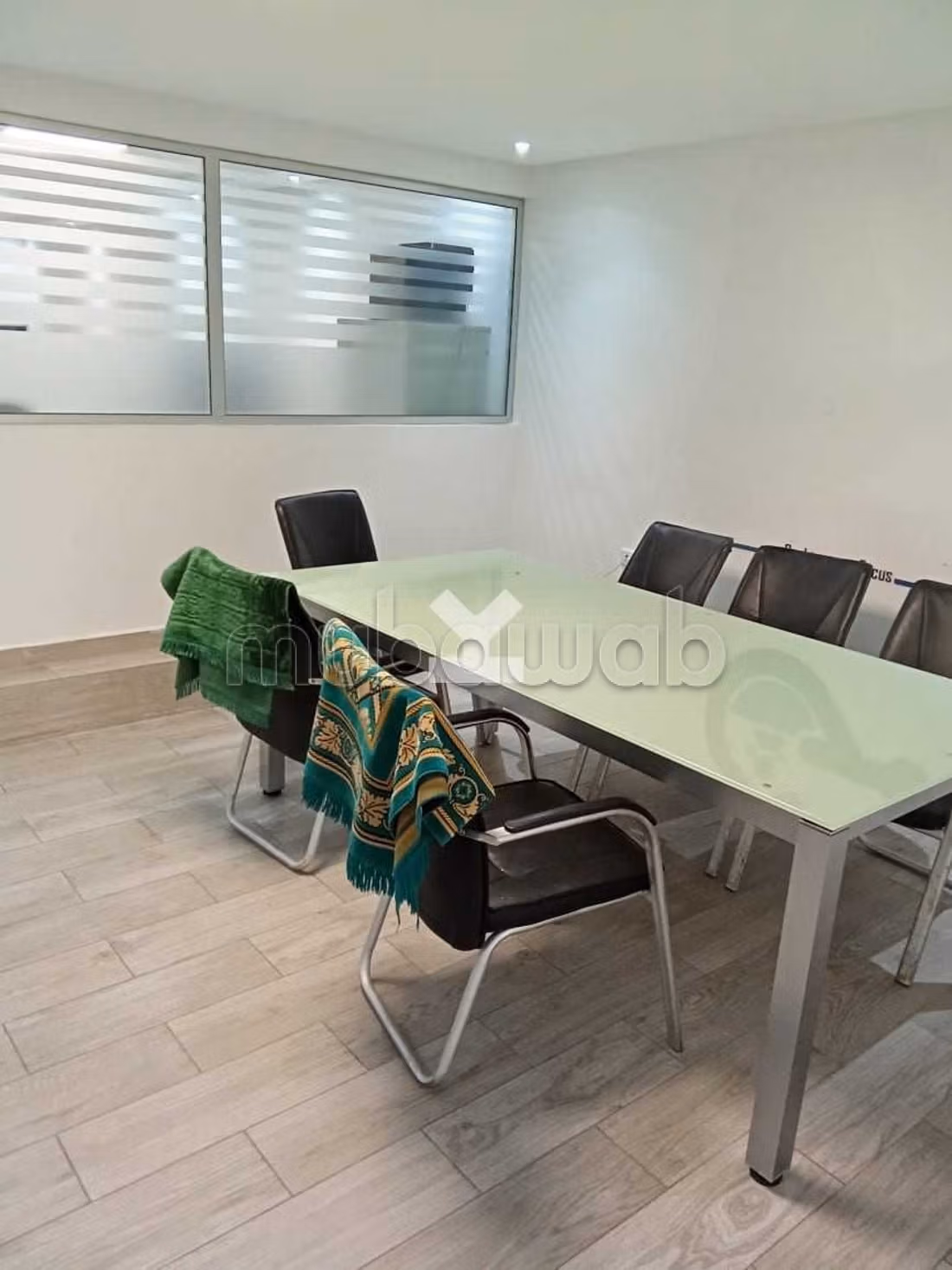 Oficinas en venta en Al Qods. Gran superficie 199 m². Estacionamiento privado