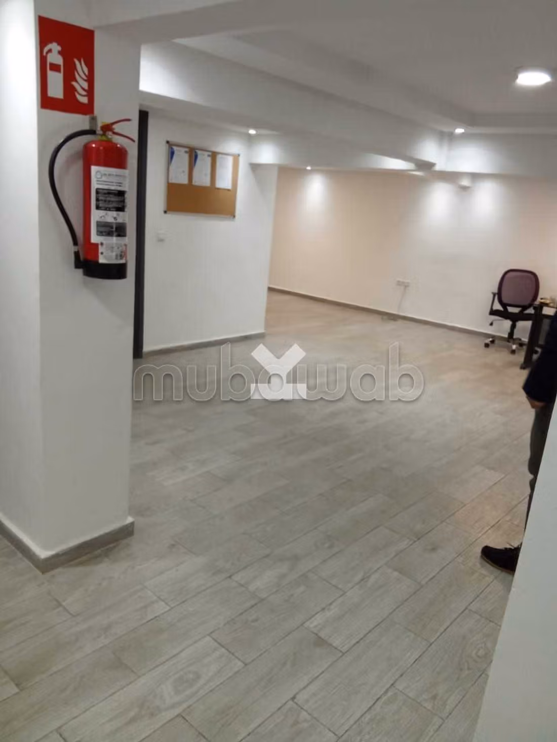 Oficinas en venta en Al Qods. Gran superficie 199 m². Estacionamiento privado