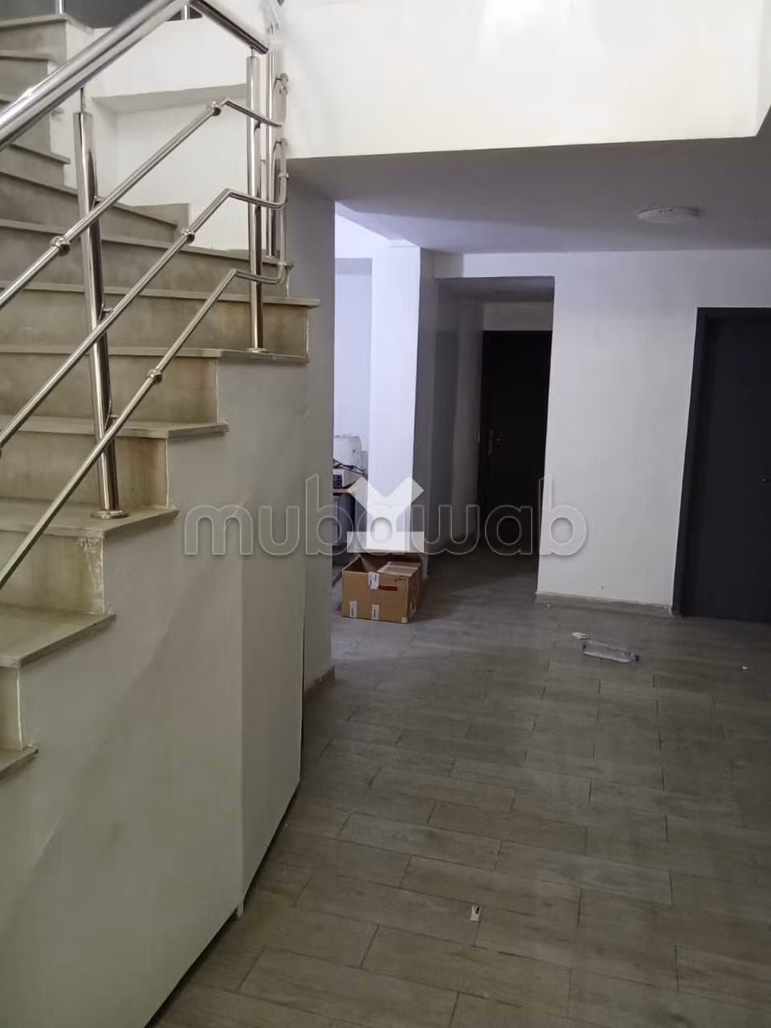 Oficinas en venta en Al Qods. Gran superficie 199 m². Estacionamiento privado