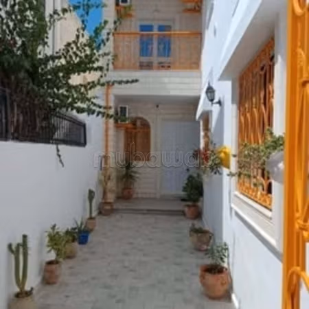 Location d'un appartement à Hammamet. 1 belle chambre. Garage et terrasse