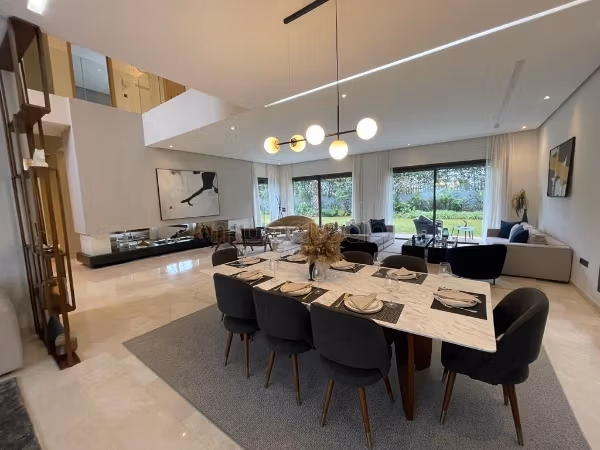 Magnificent villa for rent in Souissi. 8 large rooms. Reinforced door and double glazing