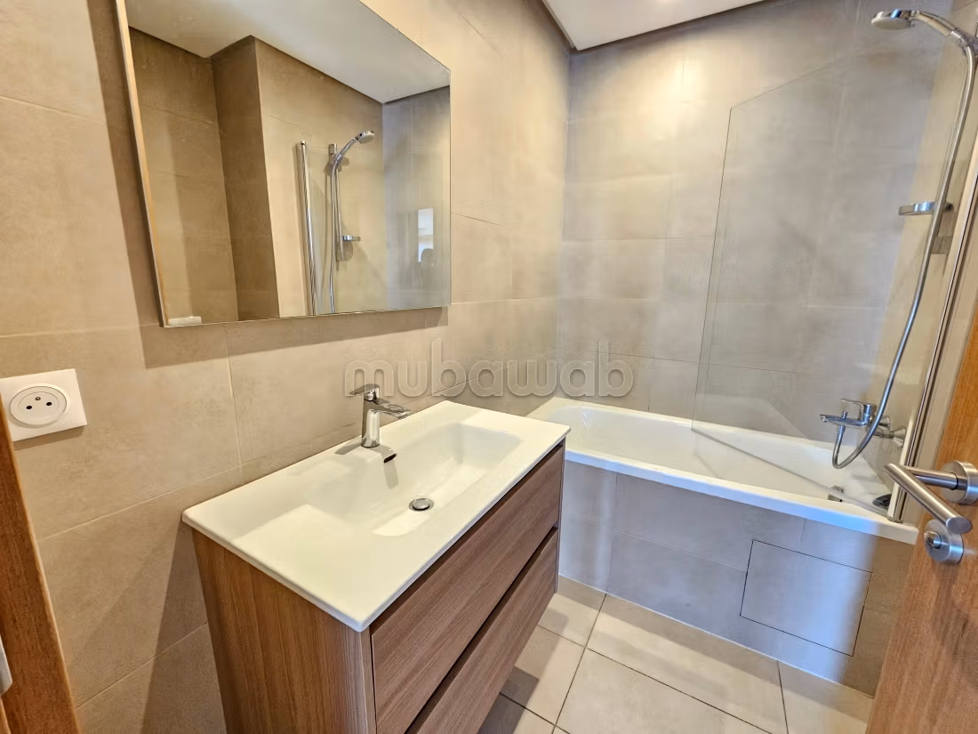 Joli appartement avec terrasse et vue dégagée