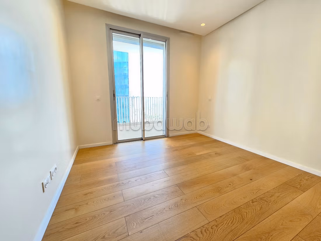 Joli appartement avec terrasse et vue dégagée