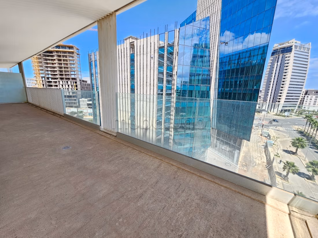 Joli appartement avec terrasse et vue dégagée