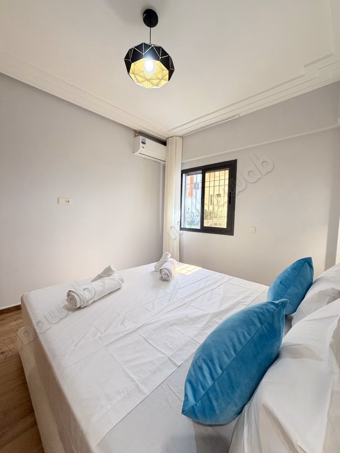 Appartement à louer residence fermer à rahrah. 2 belles chambres. Bien meublé avec deux place de parking