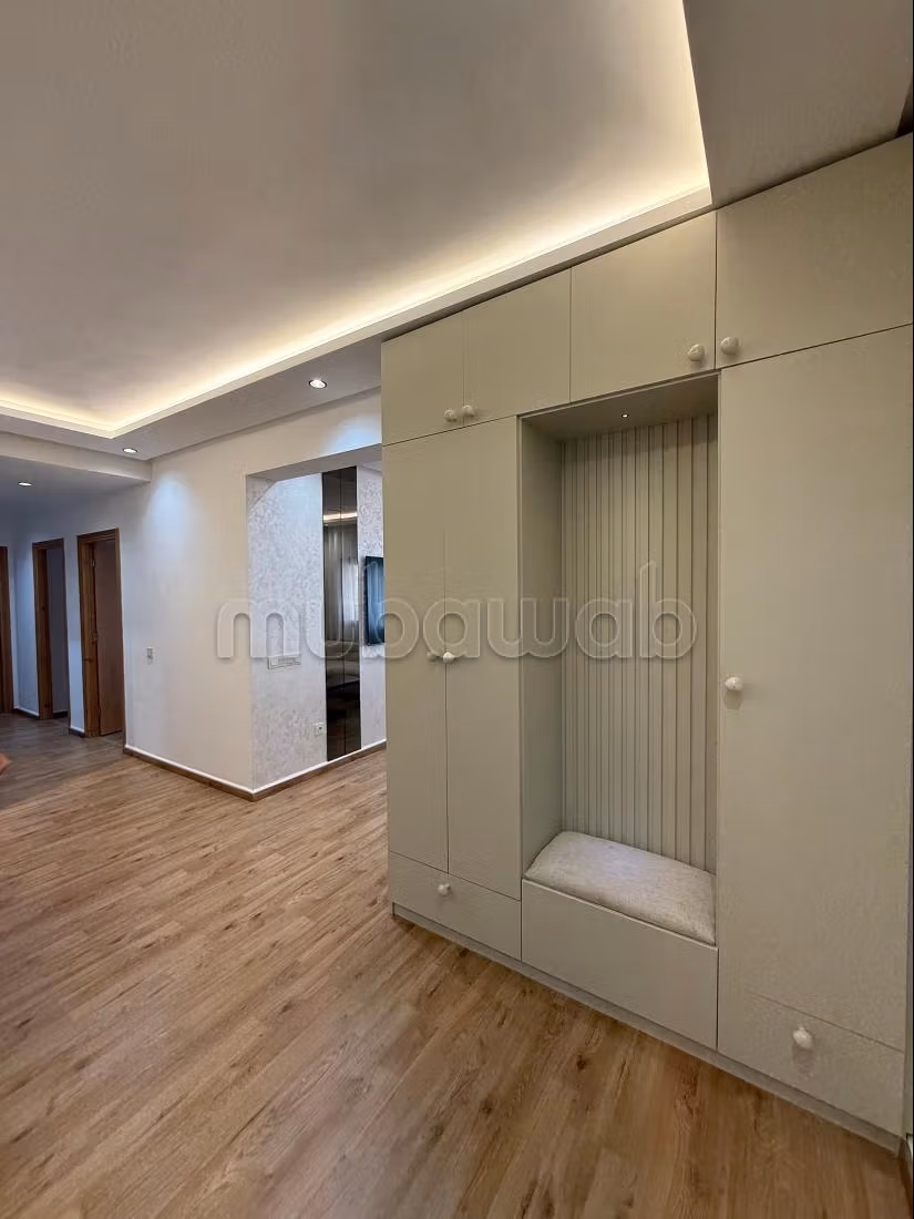 Appartement à louer residence fermer à boubana. 2 belles chambres. Bien meublé jamais louer — 3