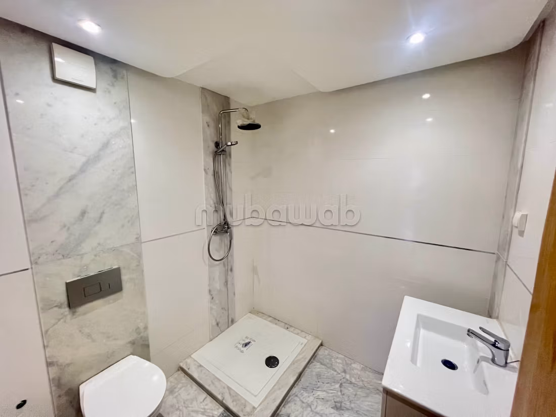 Très bel appartement en location à Agdal. 3 chambres agréables. Belle terrasse et jardin — 5