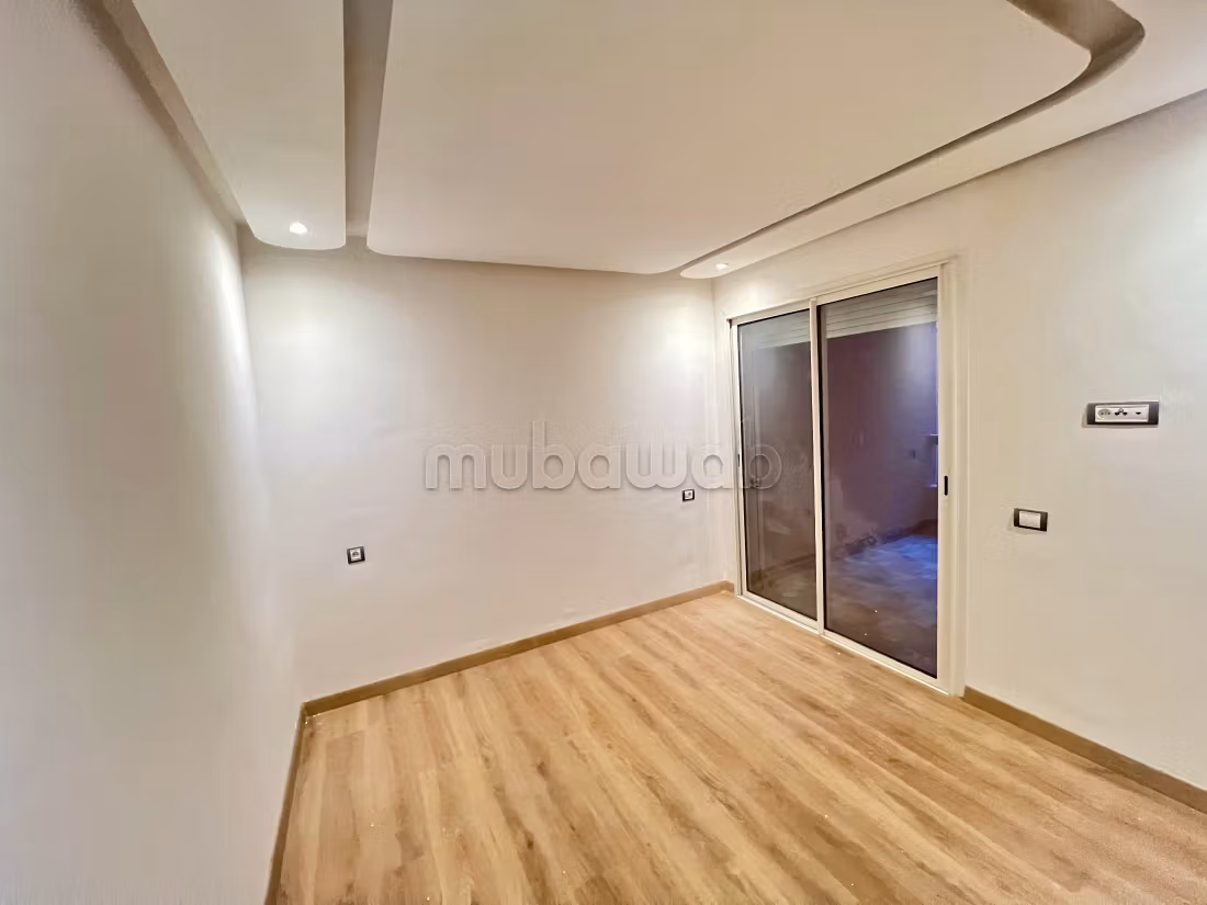 Très bel appartement en location à Agdal. 3 chambres agréables. Belle terrasse et jardin — 6