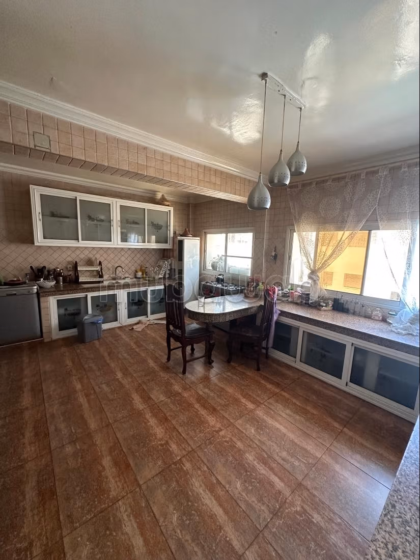 Bonito piso en venta en Foncière. 4 hermosas habitaciones. Con ascensor y terraza