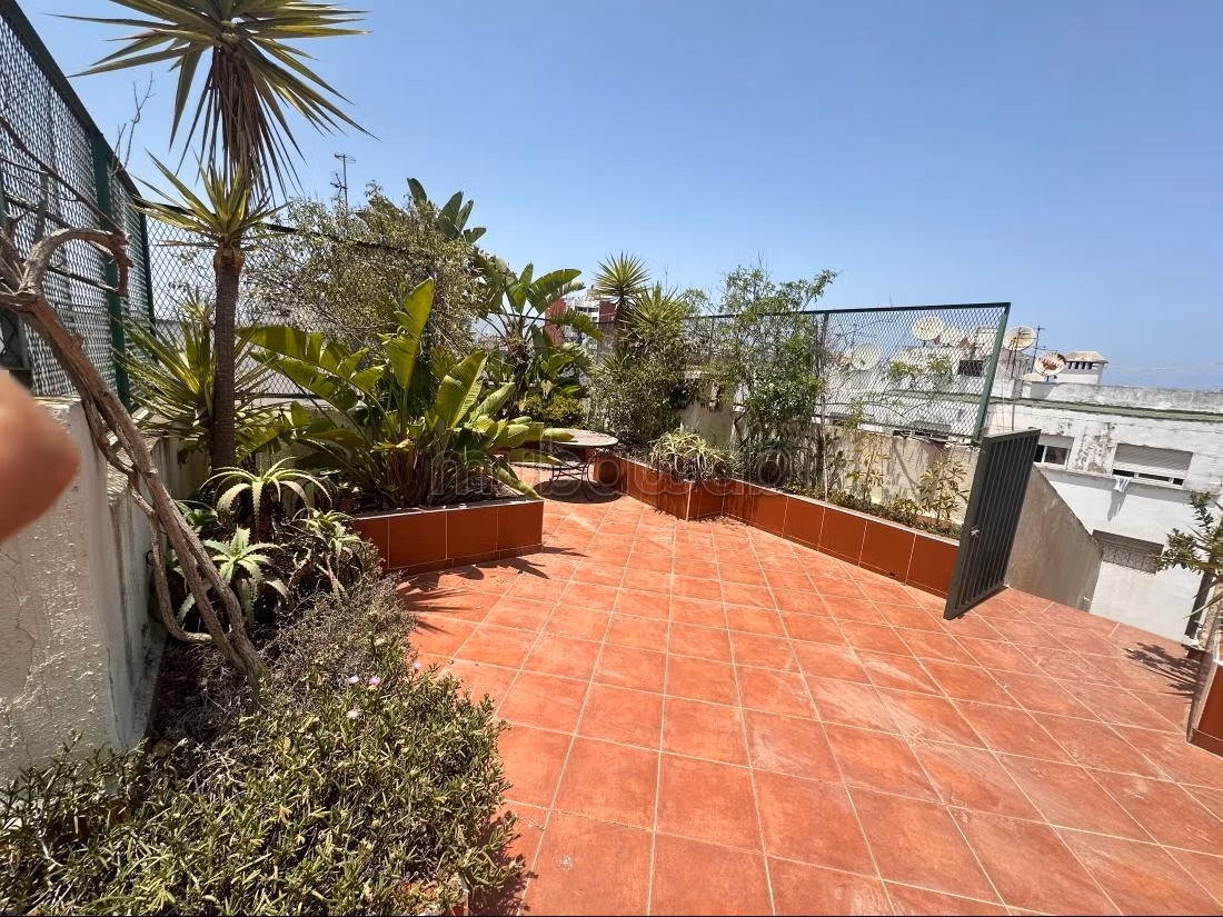 Bonito piso en venta en Foncière. 4 hermosas habitaciones. Con ascensor y terraza