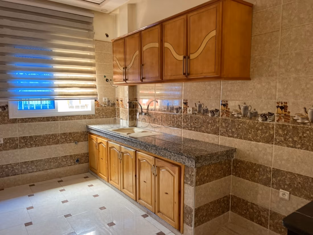Splendido appartamento in affitto a El Hadadda. 6 locali spaziosi