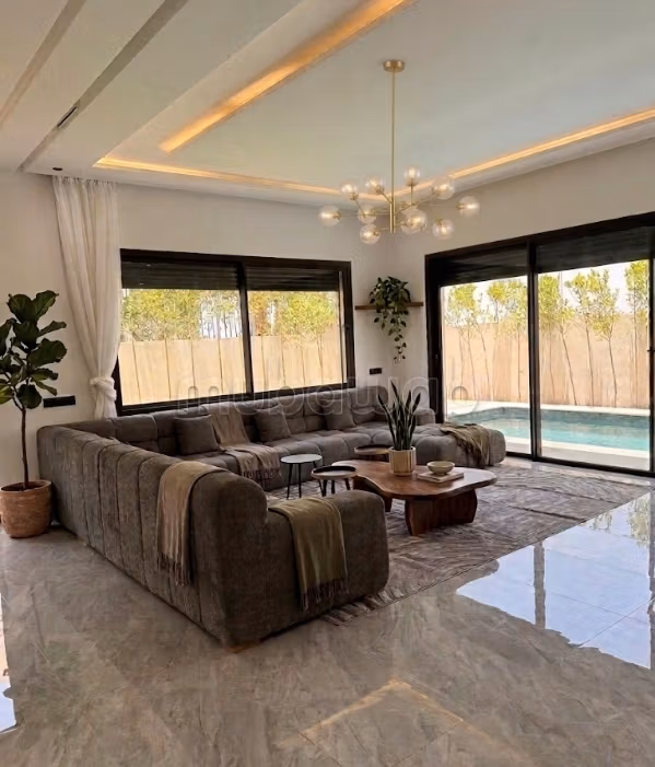 Maestosa residenza di lusso in vendita a Amelkis. Superficie totale 400 m². Arredato