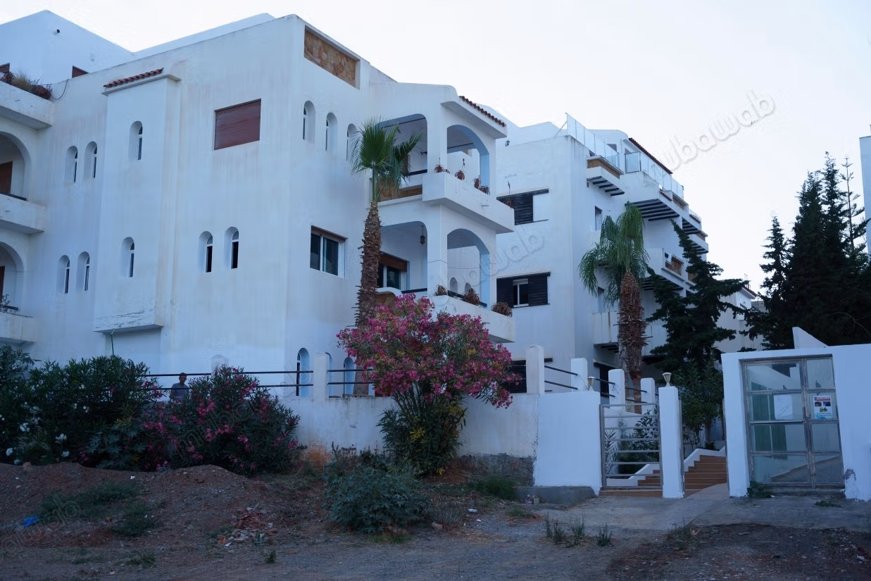 Penthouse Louer 240 m2, directement sur la mer 
