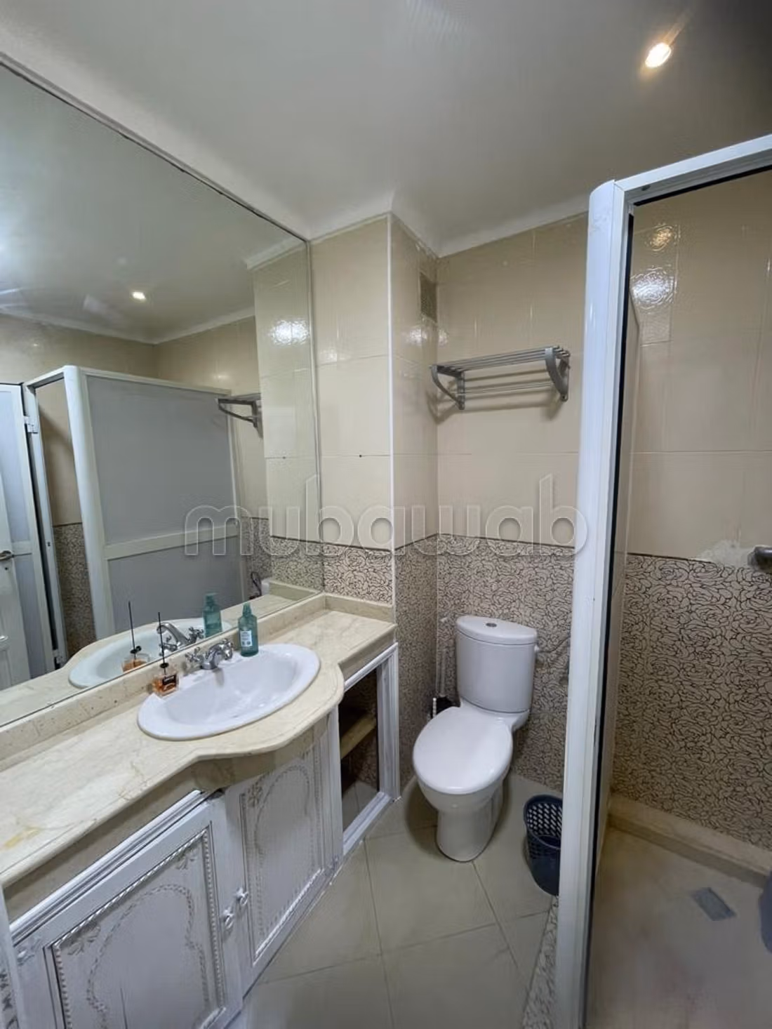 Appartement moyen standing à VENDRE — 5
