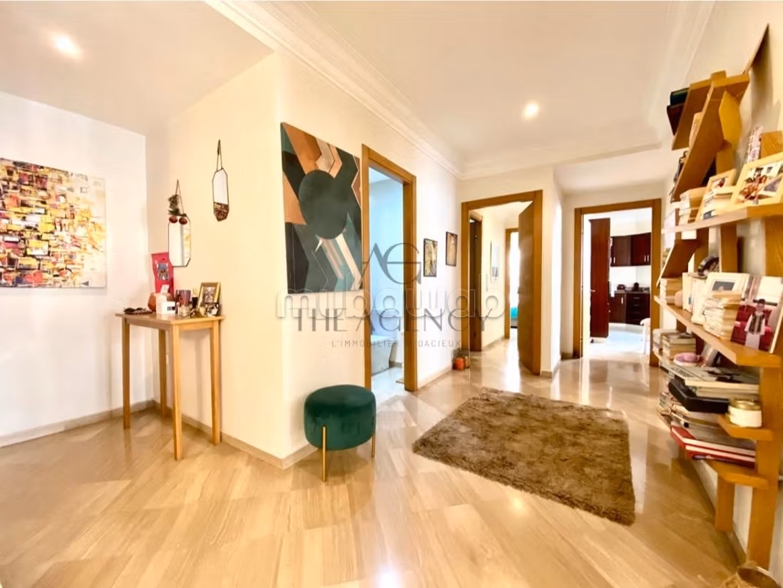 Find an apartment for rent in Les princesses. 3 rooms. No Lift, Large terrace