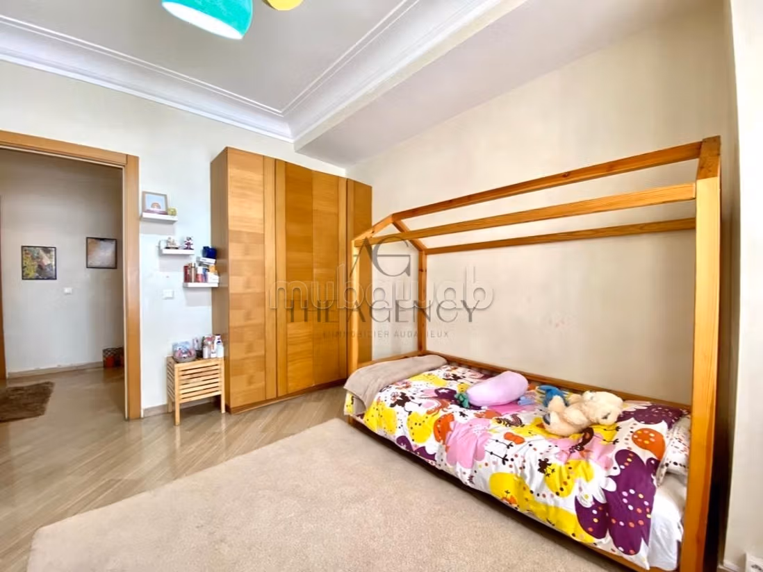 Find an apartment for rent in Les princesses. 3 rooms. No Lift, Large terrace
