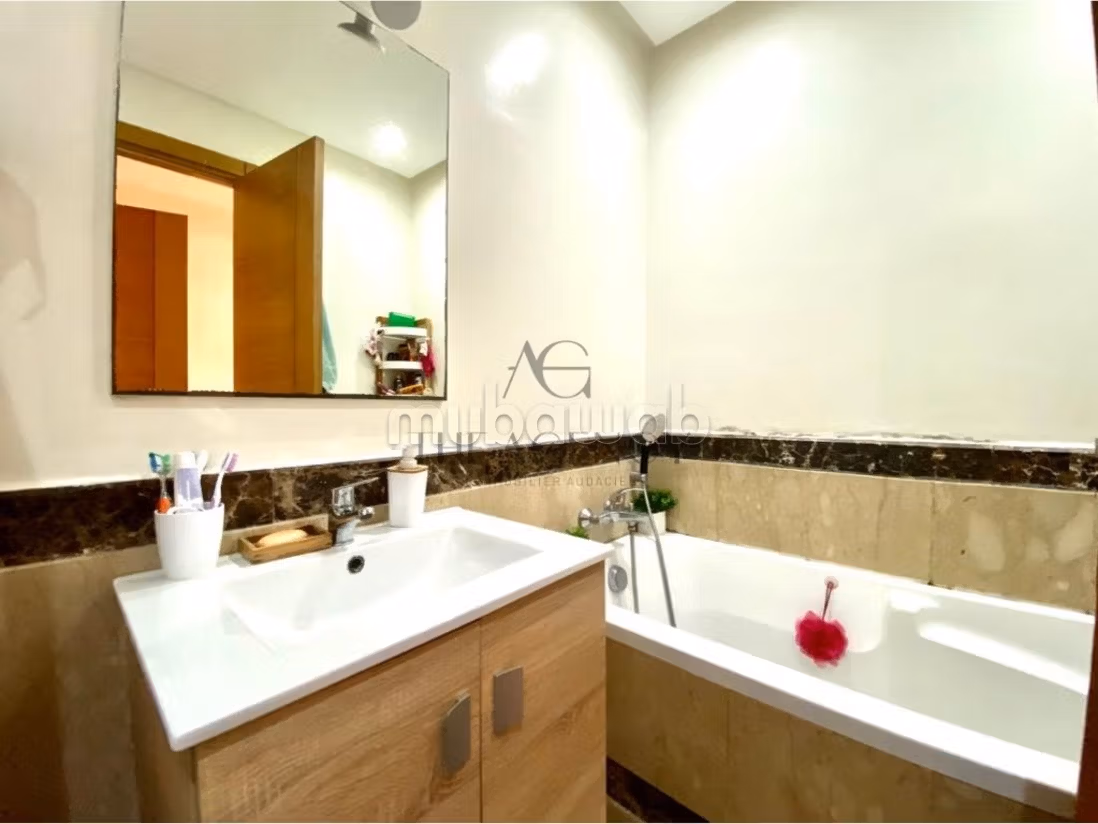 Find an apartment for rent in Les princesses. 3 rooms. No Lift, Large terrace