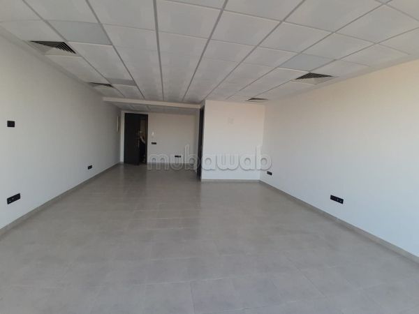 Huren: kantoorruimte in Oulfa. Totale oppervlakte 63 m². Verstevigde deur en beveiligingssysteem