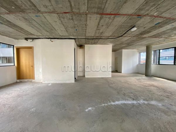 Oficinas en alquiler en Casablanca Finance City. Superficie de 390 m². Puerta blindada y residencia segura