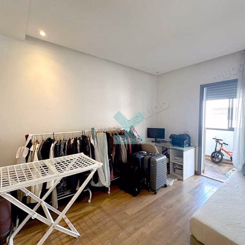 Fabulous apartment for sale in Triangle d'Or. 3 beautiful rooms. Lift and garage