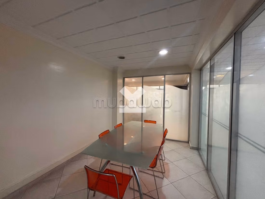 Bureau à Louer de 136.0 m² à Casablanca, Triangle D'Or