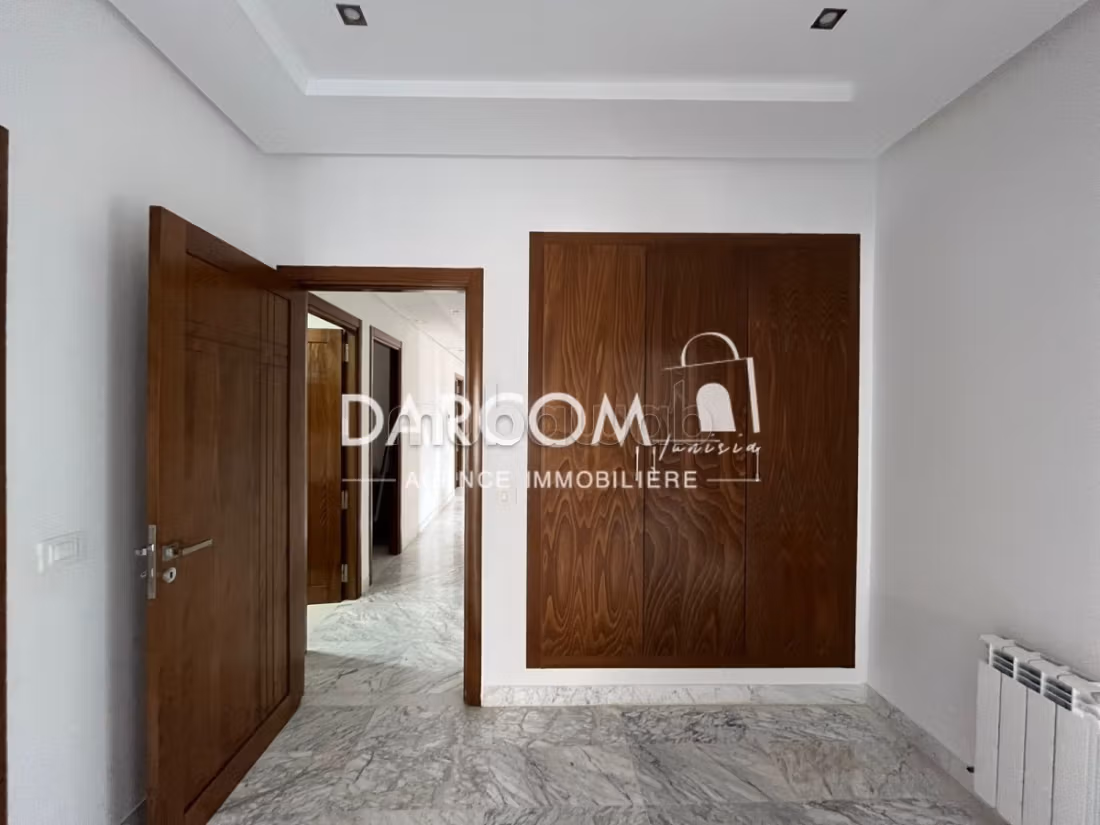 S4 230 m² petite résidenceJardins de Carthage