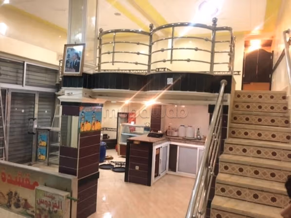 Commercieel vastgoed beschikbaar in Route ain Chkaf. Totale oppervlakte 100 m²