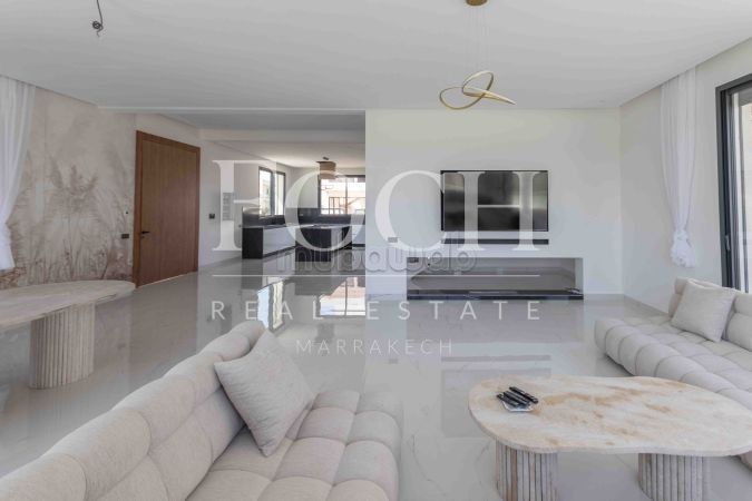 فيلا رائعة للبيع بأكدال. المساحة الكلية 380 م². مفروشة