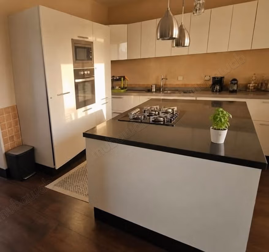 Appartement terrasse meublé 180m² Beauséjour CFC