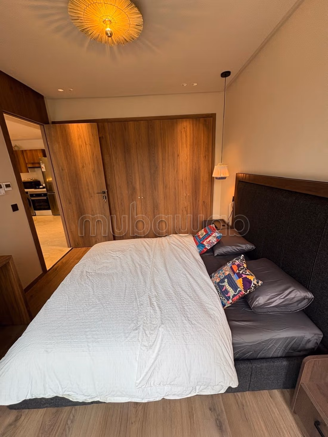 Studio a la location meuble a racine 
11000dh