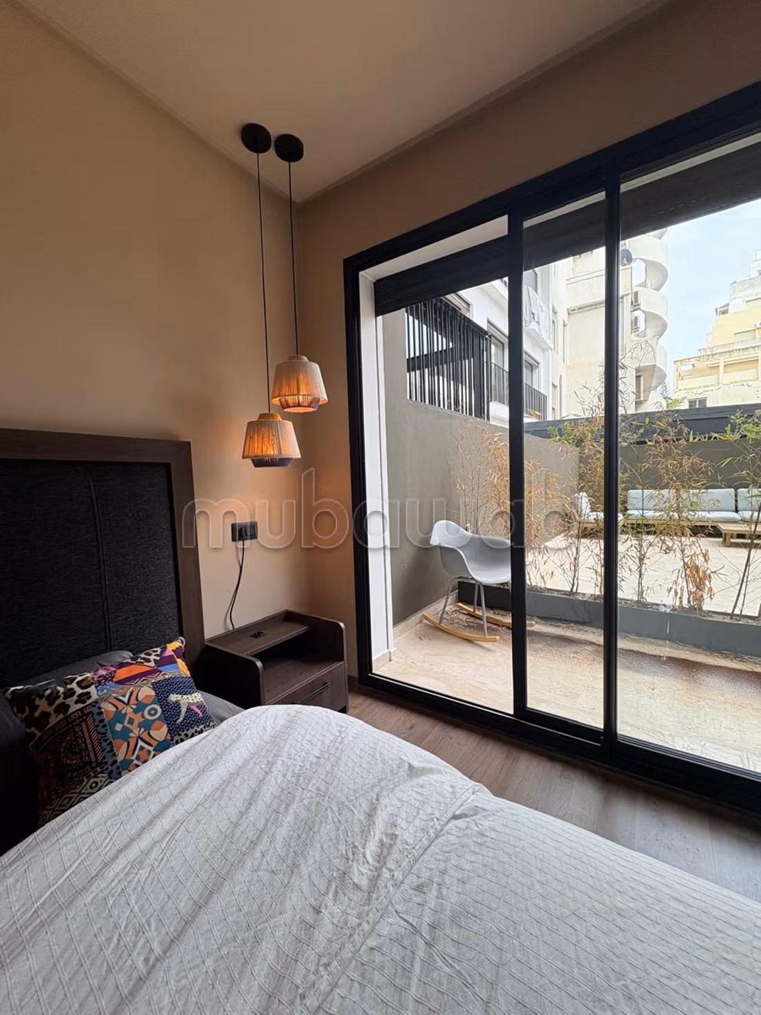 Studio a la location meuble a racine 
11000dh