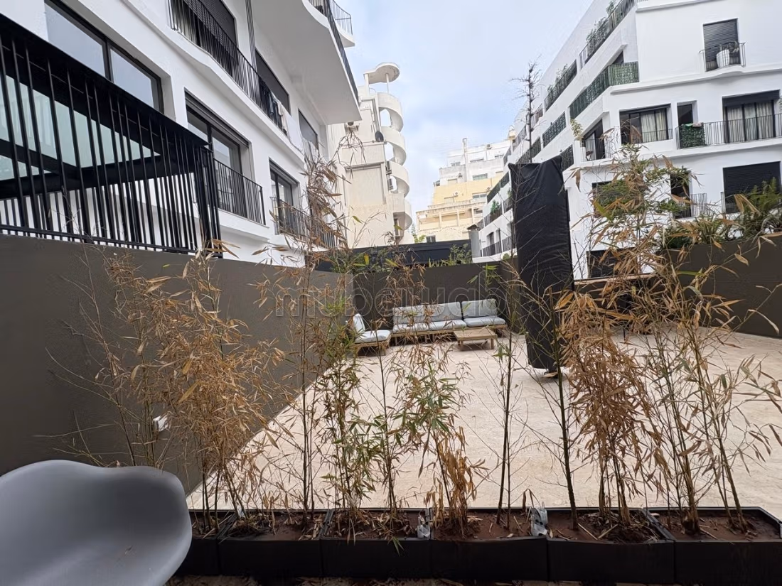 Studio a la location meuble a racine 
11000dh