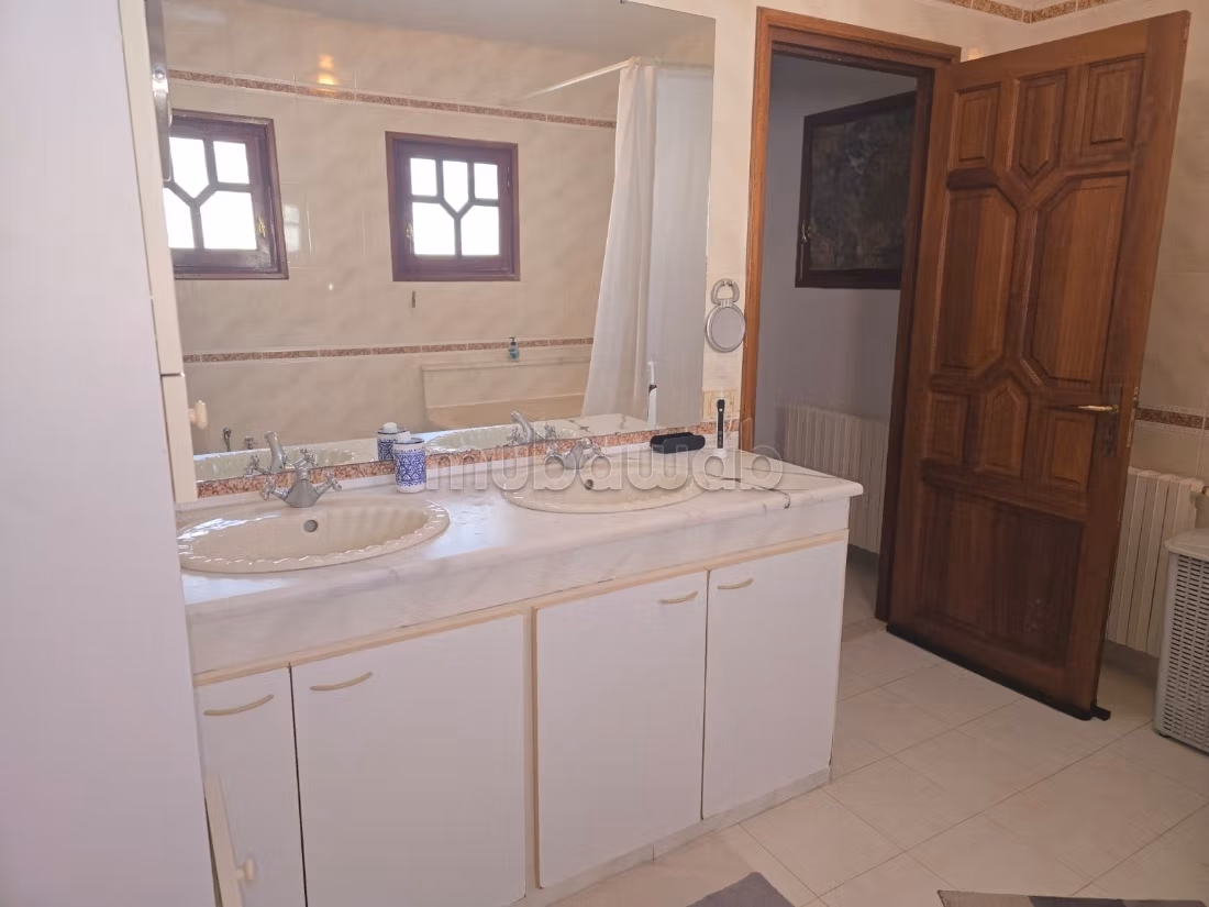 A louer villa avec vue mer et piscine non meublé