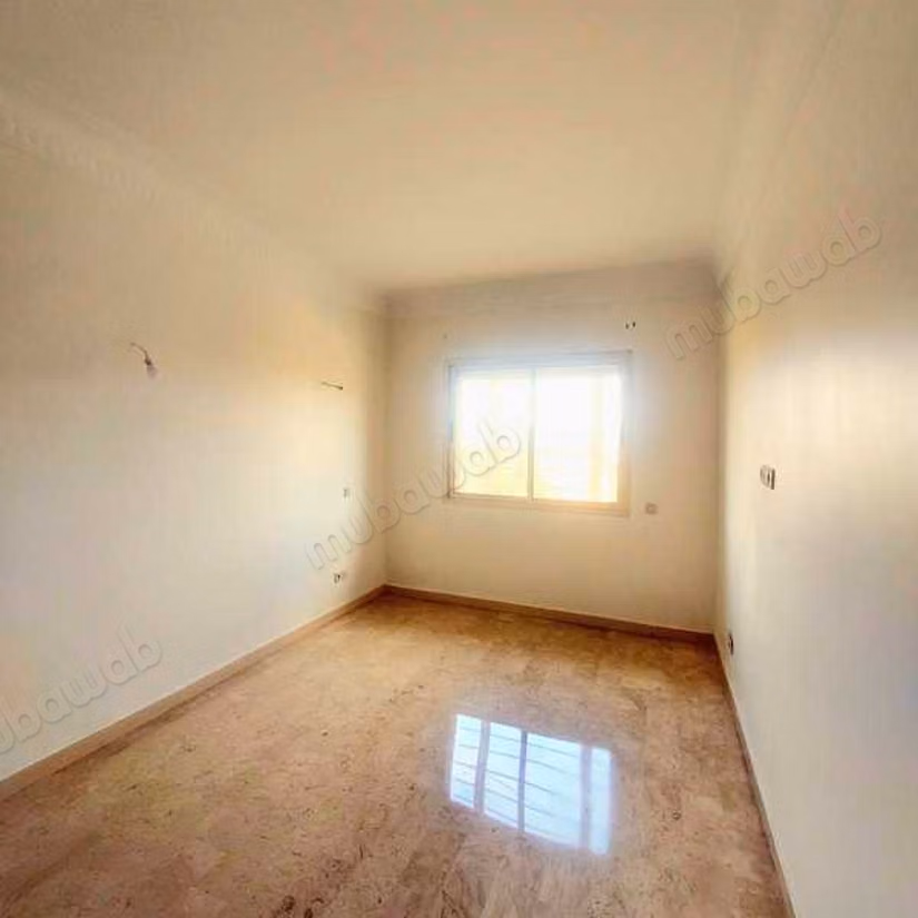 Apartment for sale in Nassim 1.5 large living areas. Parking spaces and beautiful garden
