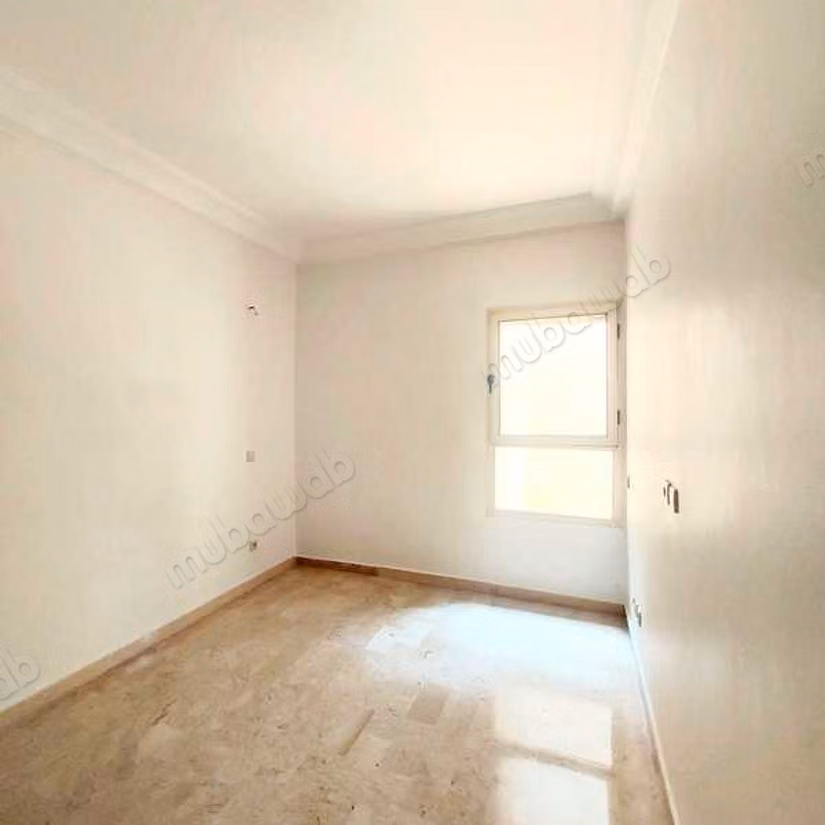 Apartment for sale in Nassim 1.5 large living areas. Parking spaces and beautiful garden